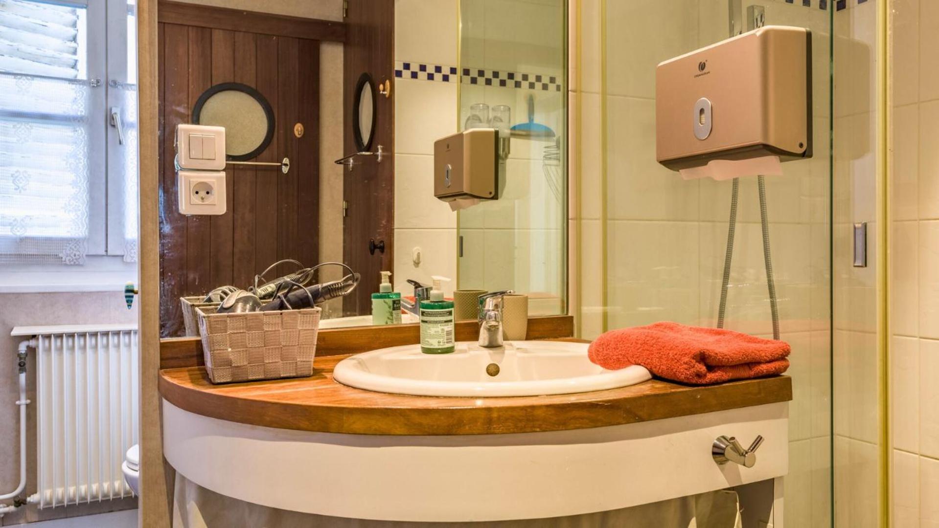 Chambre Privee Confort Charme Hypercentre Chez L'Habitant 特鲁瓦 外观 照片